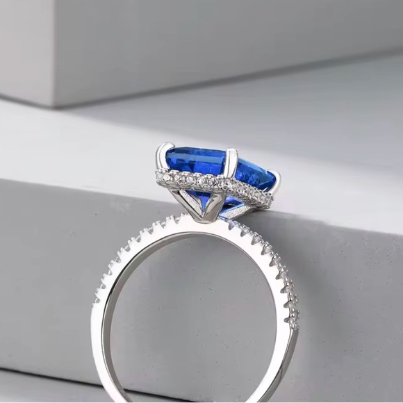 S925 Sterling Silver Radiant Cut Blue Vintage Cubic Zirconia Ring - Picture 5 of 12